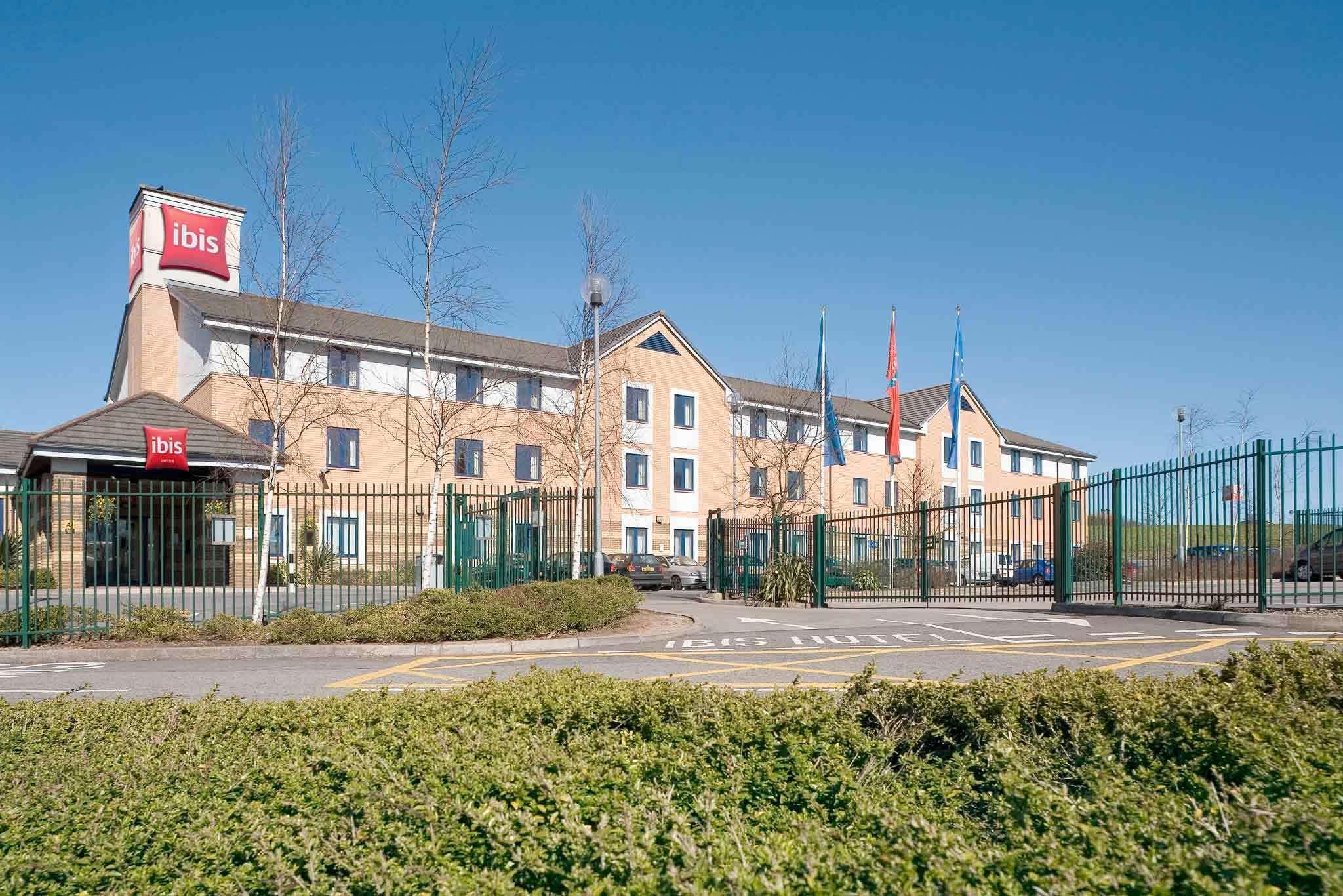 Ibis Cardiff Gate - International Business Park Otel Dış mekan fotoğraf
