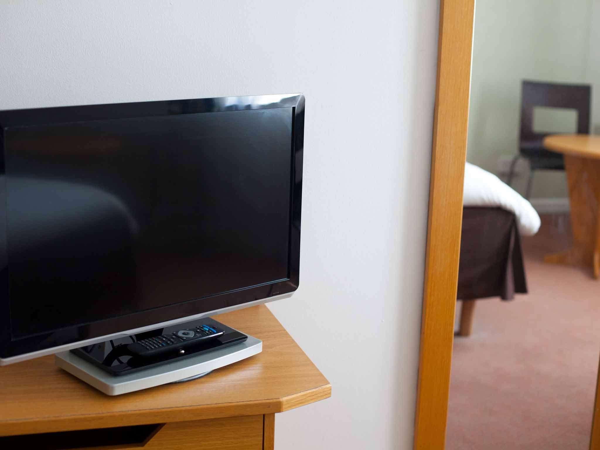 Ibis Cardiff Gate - International Business Park Otel Dış mekan fotoğraf