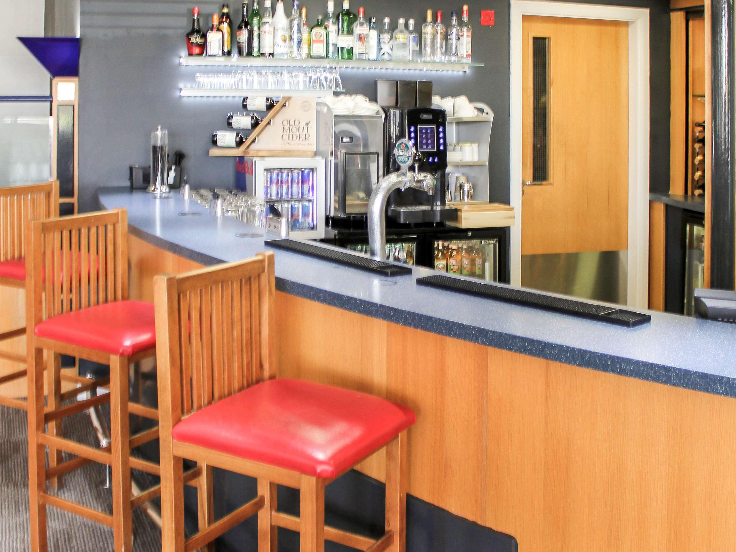 Ibis Cardiff Gate - International Business Park Otel Dış mekan fotoğraf