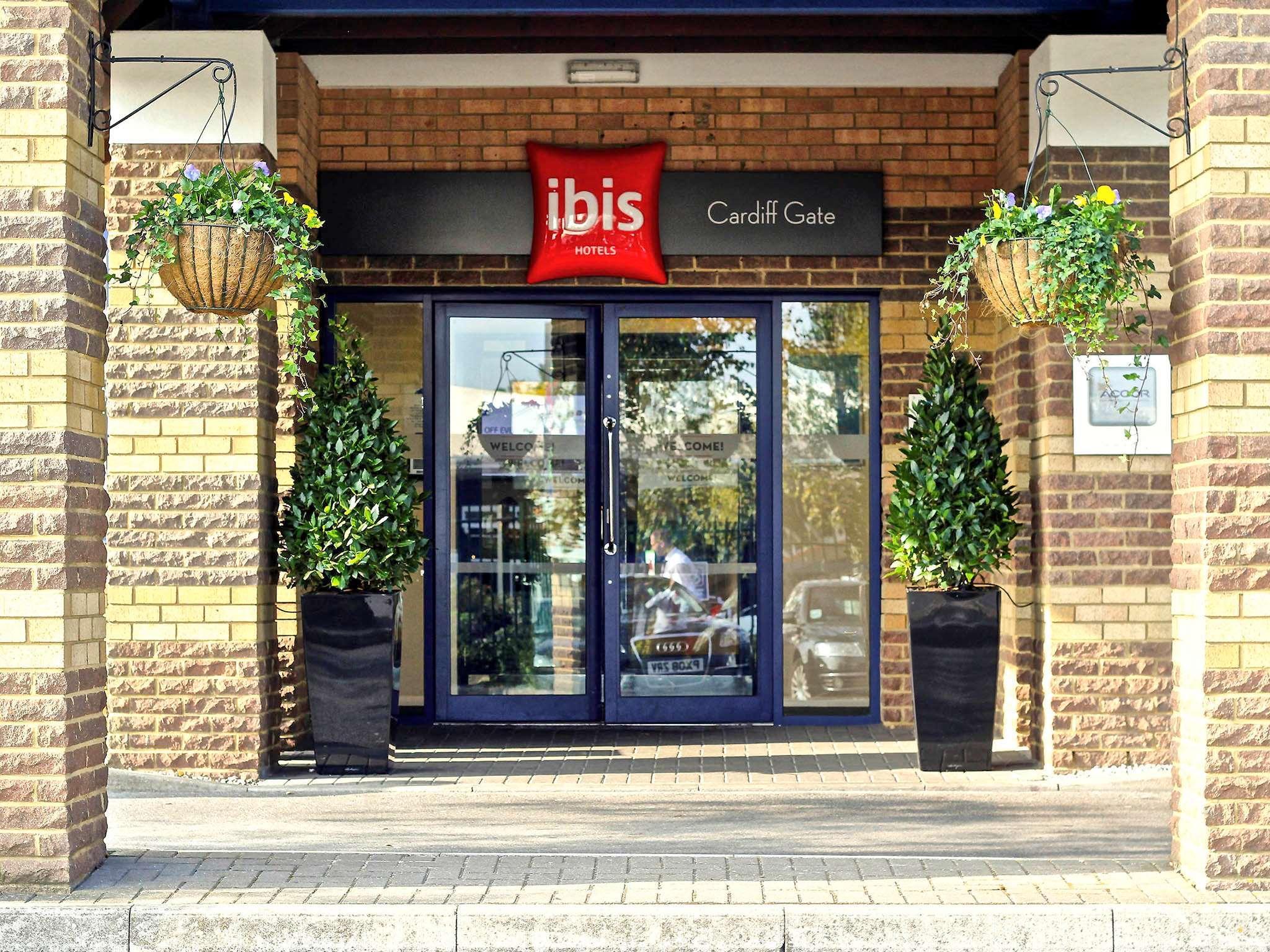 Ibis Cardiff Gate - International Business Park Otel Dış mekan fotoğraf