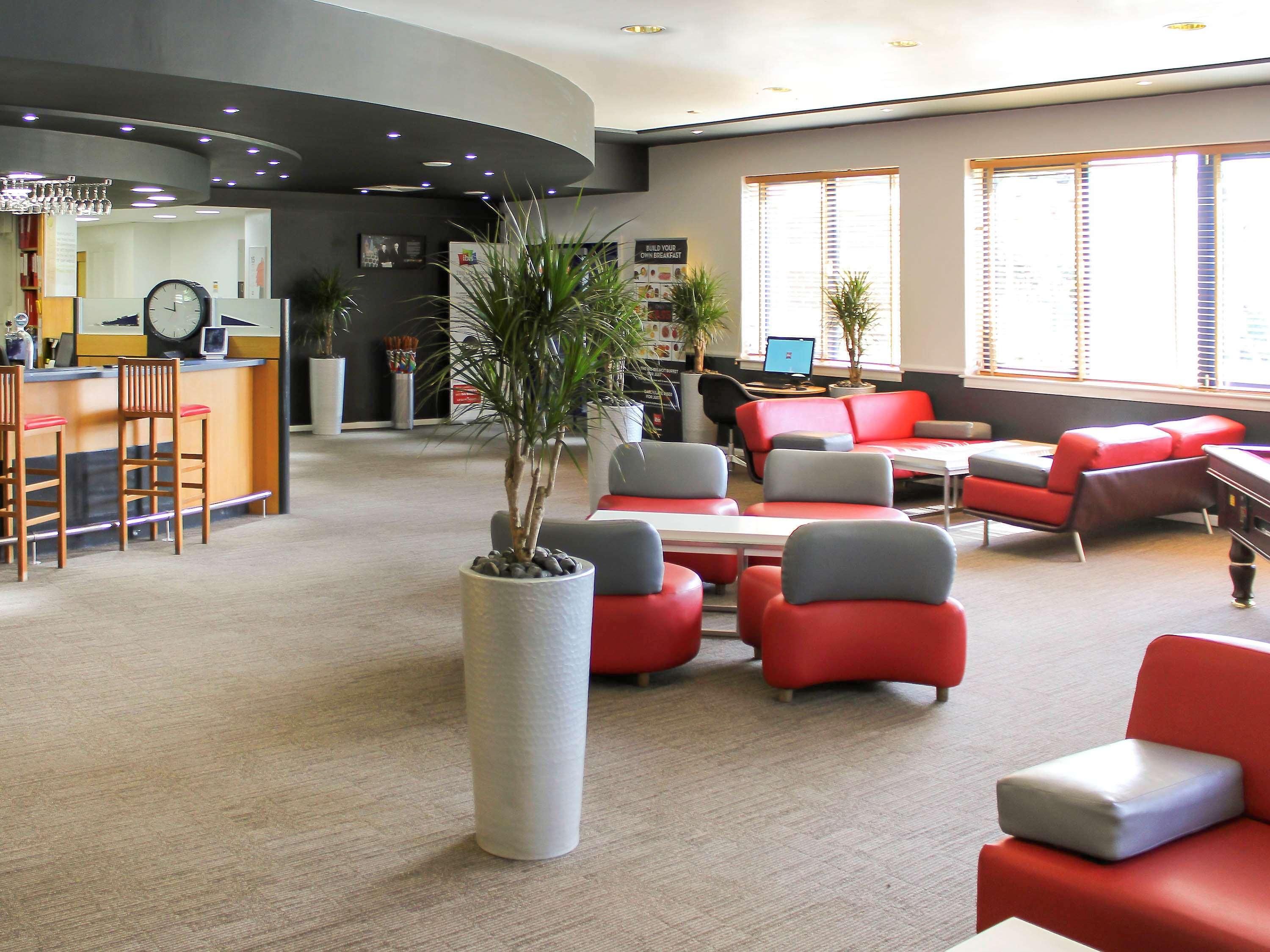 Ibis Cardiff Gate - International Business Park Otel Dış mekan fotoğraf