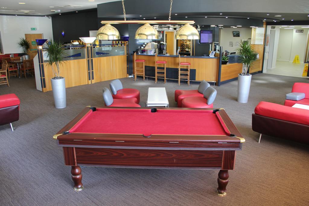 Ibis Cardiff Gate - International Business Park Otel Dış mekan fotoğraf