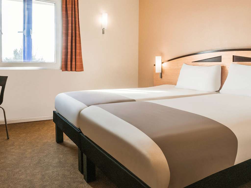 Ibis Cardiff Gate - International Business Park Otel Oda fotoğraf