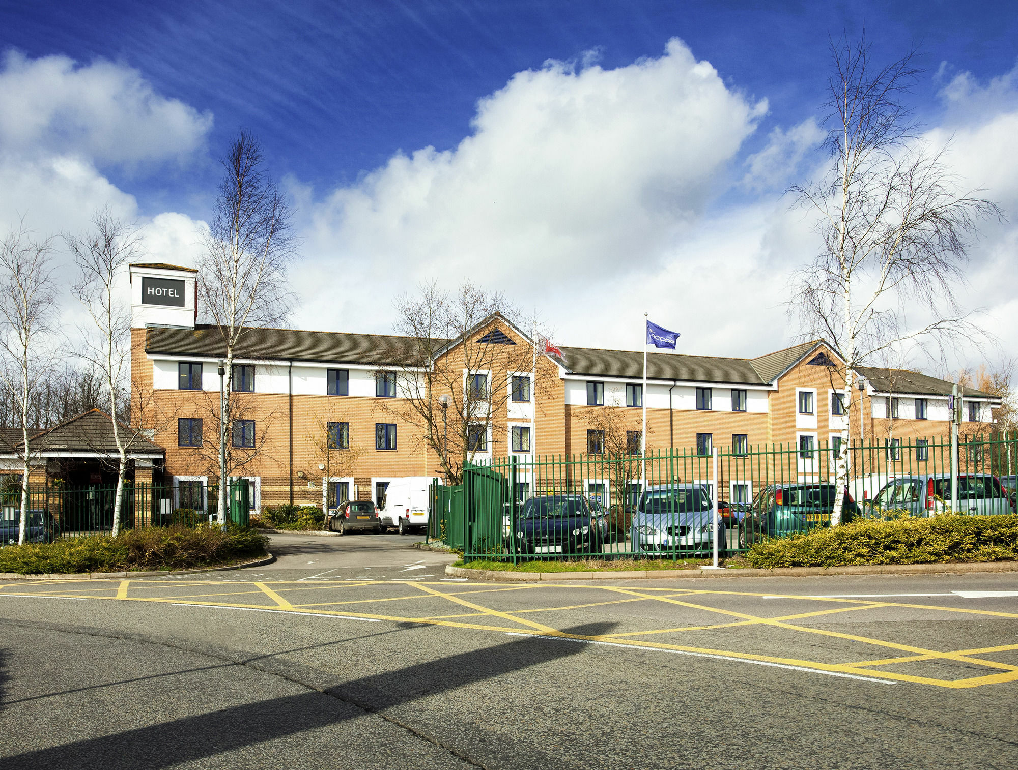 Ibis Cardiff Gate - International Business Park Otel Dış mekan fotoğraf