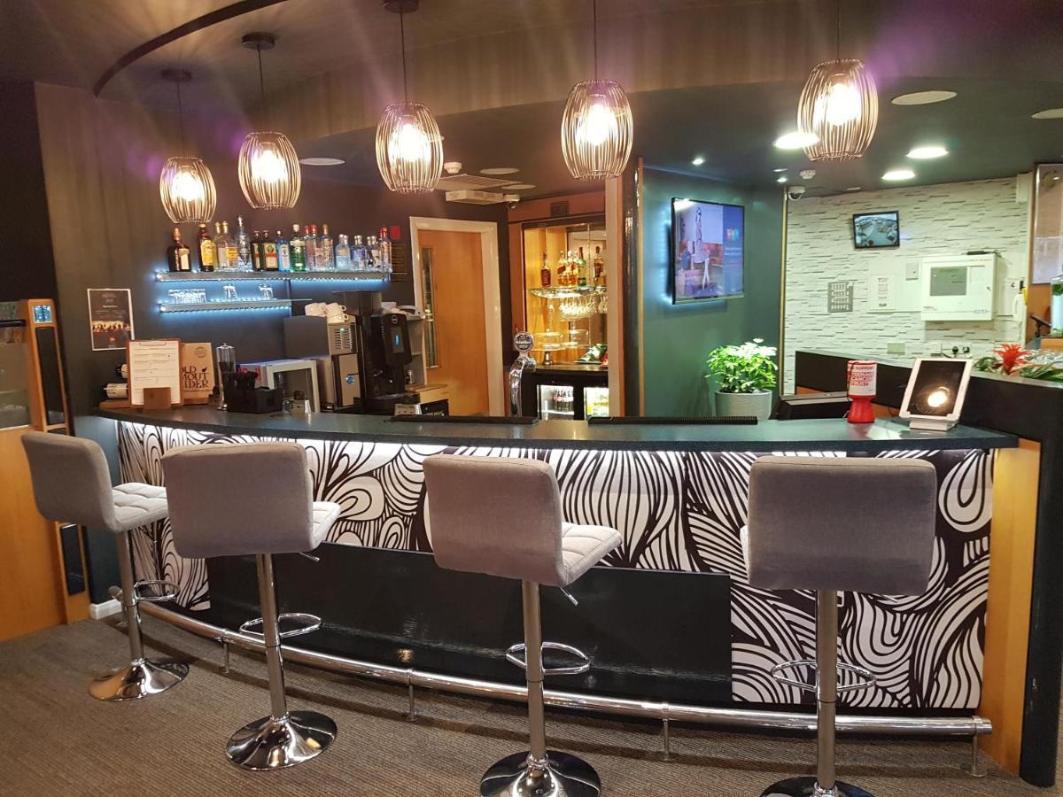 Ibis Cardiff Gate - International Business Park Otel Dış mekan fotoğraf