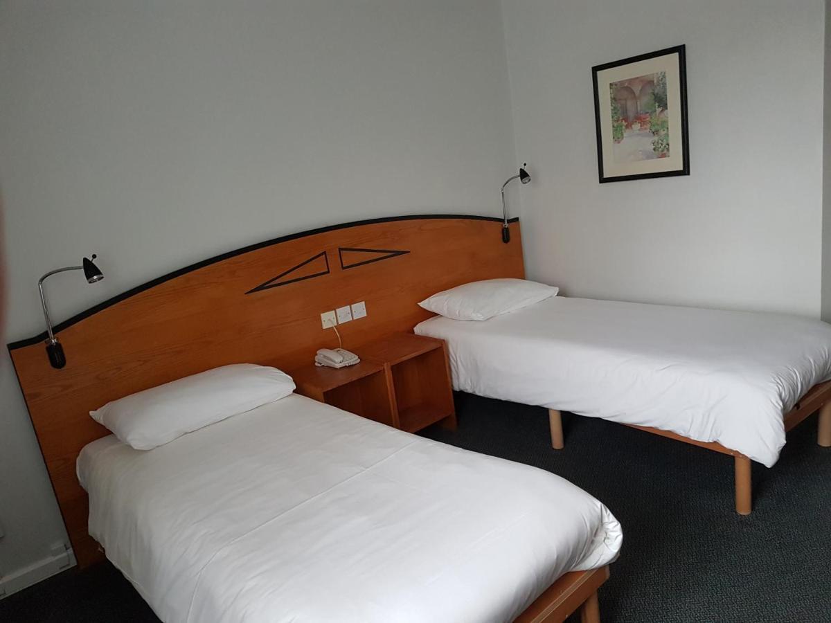 Ibis Cardiff Gate - International Business Park Otel Dış mekan fotoğraf