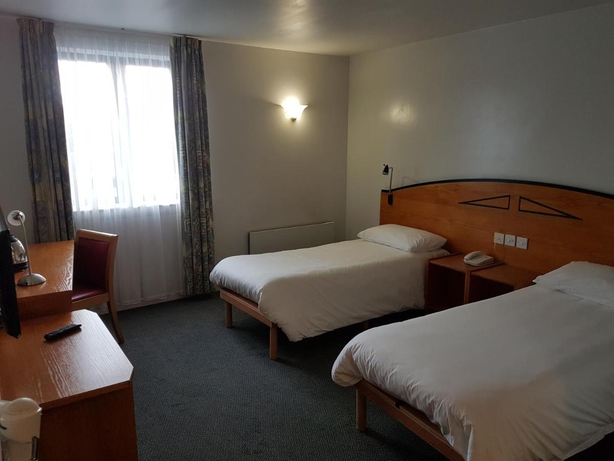 Ibis Cardiff Gate - International Business Park Otel Dış mekan fotoğraf