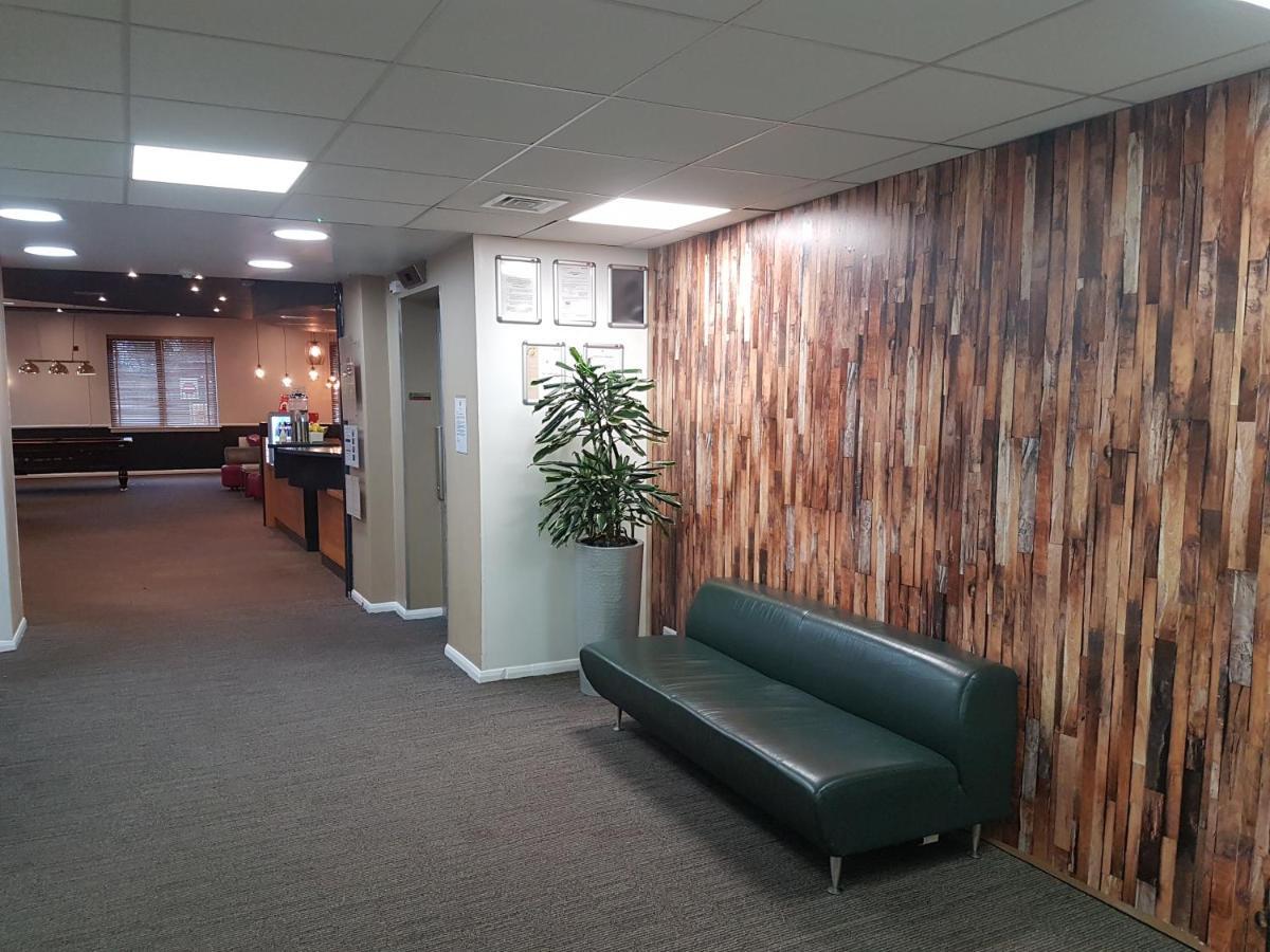 Ibis Cardiff Gate - International Business Park Otel Dış mekan fotoğraf