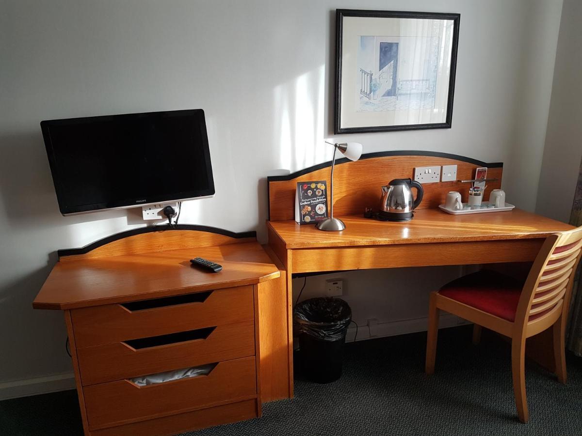 Ibis Cardiff Gate - International Business Park Otel Dış mekan fotoğraf