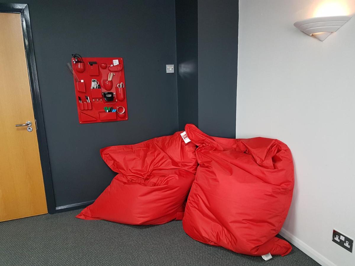 Ibis Cardiff Gate - International Business Park Otel Dış mekan fotoğraf
